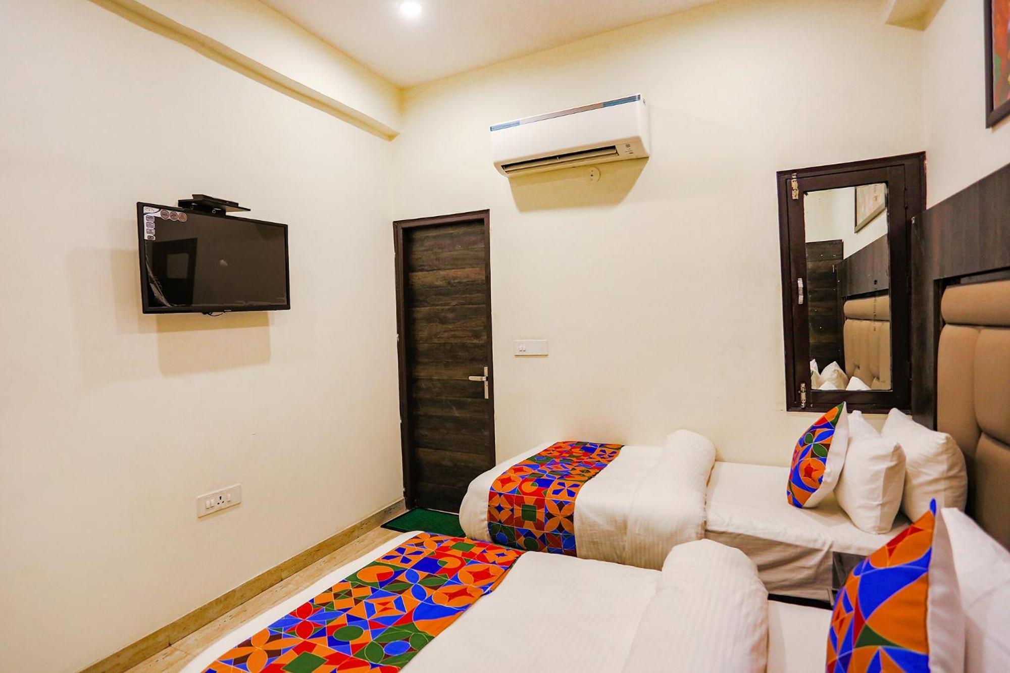 Fabhotel The Kiara Near Igi Delhi Airport New Delhi Exterior photo
